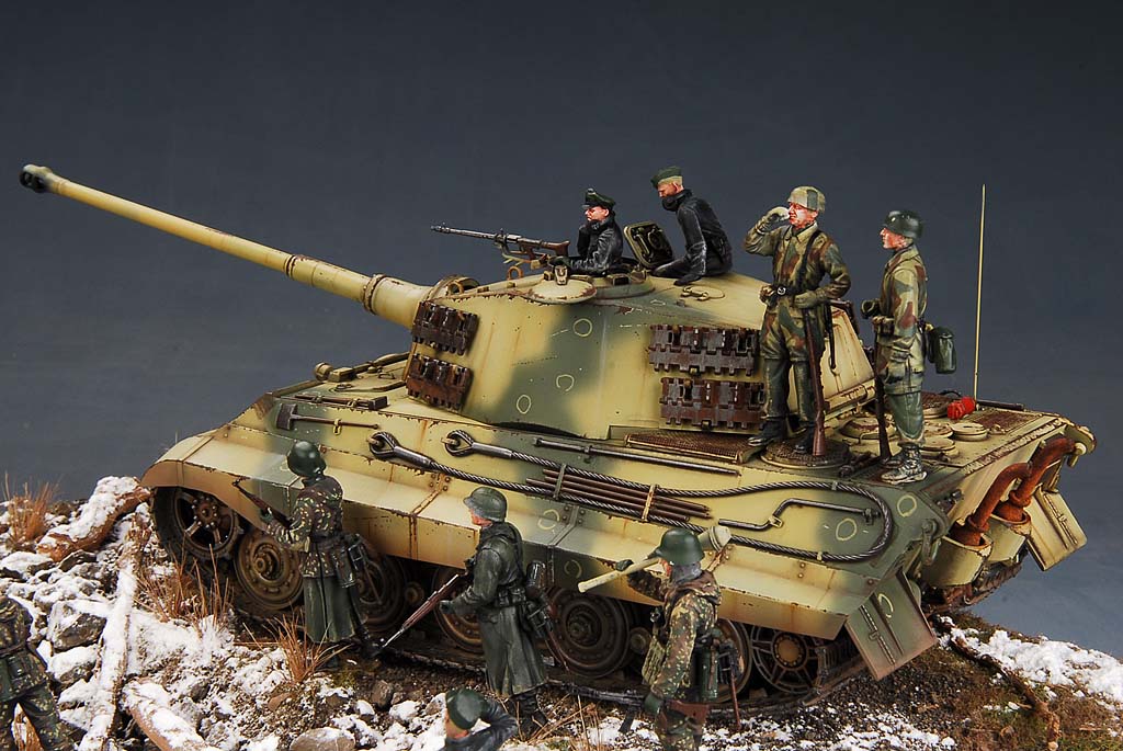 См 1 35. Диорама Арденны 1/35. Диорама с танком Королевский тигр 1/35. Диорама с танком тигр 1 100. Танк тигр немецкий диорама.