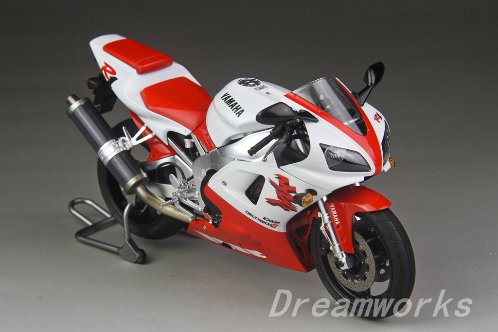 Tamiya Bodytamiya 1/12 Yzf-r1m Racing Motorcycle Model Kit - Abs Plastic  Assembly For 14+